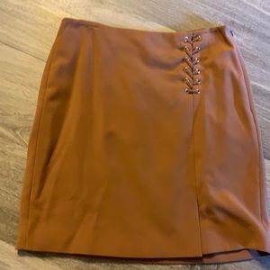 White House white market skirt